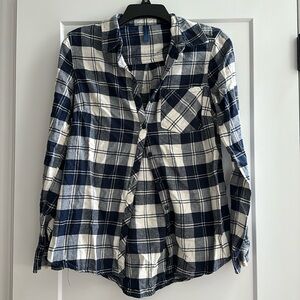 Falls creek women’s M plaid button down, blue and white